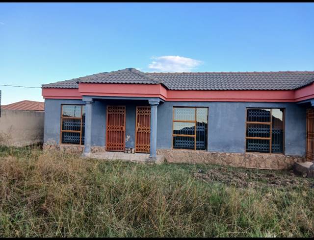 7 BEDROOM APARTMENT BLOCK FOR SALE IN MANKWENG
